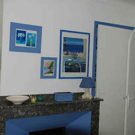 Volets Bleus Et Briques Rouges Apartment Albi