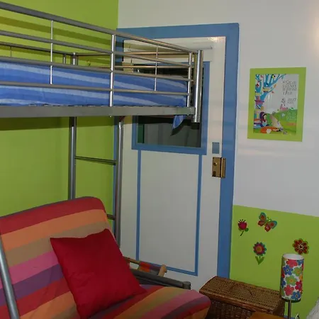 Volets Bleus Et Briques Rouges * Albi