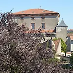 Volets Bleus Et Briques Rouges 알비