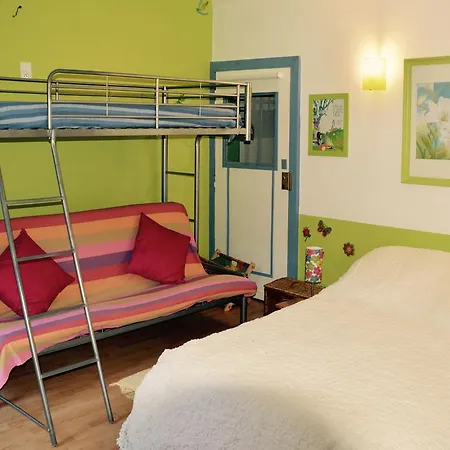 Volets Bleus Et Briques Rouges Albi